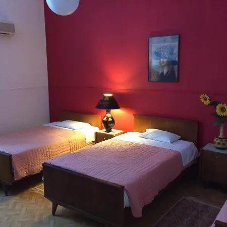 Szálloda Acropolis 2*