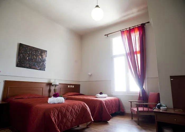 Acropolis Отель 2*