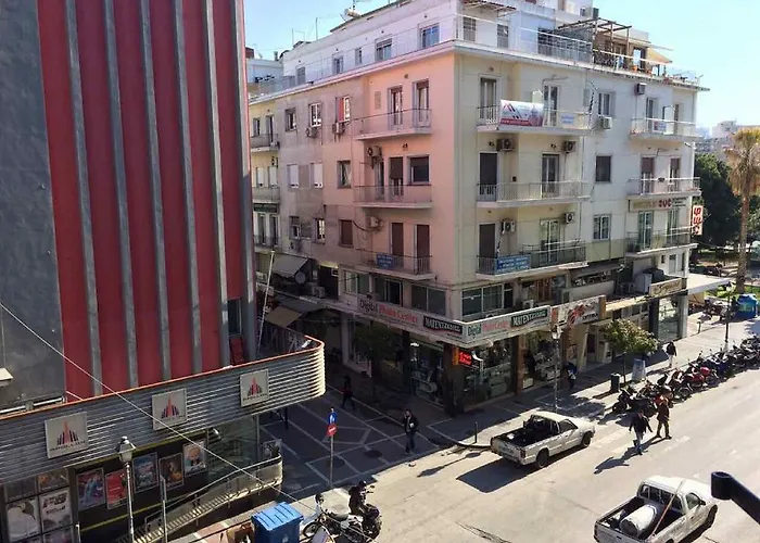Acropolis فندق